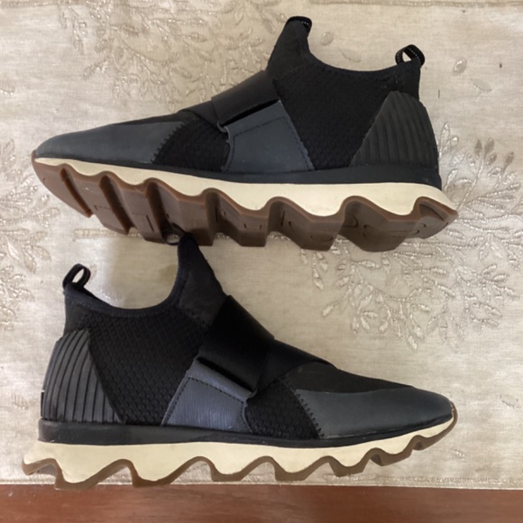 Sorel Kinetic Sneak Womens Size 8 Black Hook & Loop Athletic Shoes NL3374-010 Pl - Picture 8 of 10